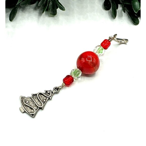 Christmas Tree Beaded Keychain Accessory With Red & Green Glass Beads - Picture 3 of 3
